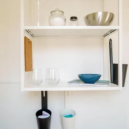 Seafront Holidays & Workstays Lägenhet *