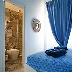 Seafront Holidays & Workstays Apartman
