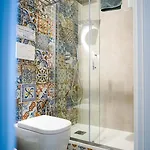 Seafront Holidays & Workstays Apartman *