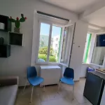 Seafront Holidays & Workstays Apartman