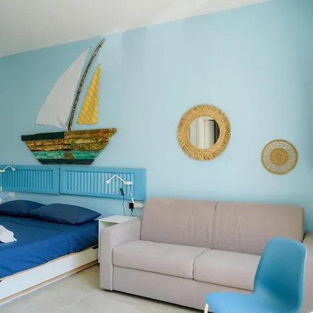 Seafront Holidays & Workstays - Mare & Sole *