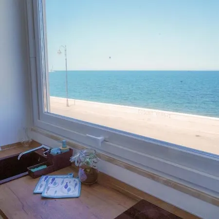 Seafront Holidays & Workstays 아파트 몰페타