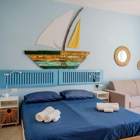 Seafront Holidays & Workstays - Mare & Sole Appartement