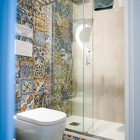 Seafront Holidays & Workstays - Mare & Sole Apartment *