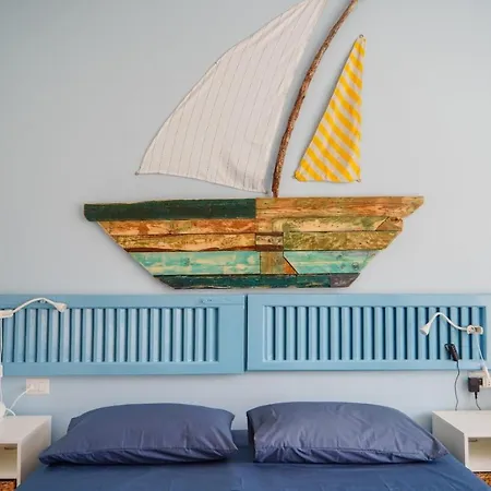 Seafront Holidays & Workstays - Mare & Sole Apartment