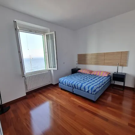 דירה Seafront Holidays & Workstays *