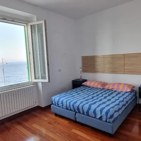 דירה Seafront Holidays & Workstays