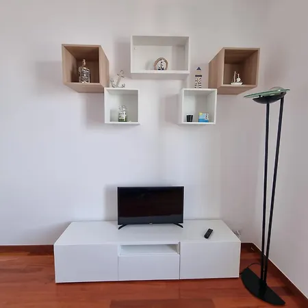 דירה Seafront Holidays & Workstays *