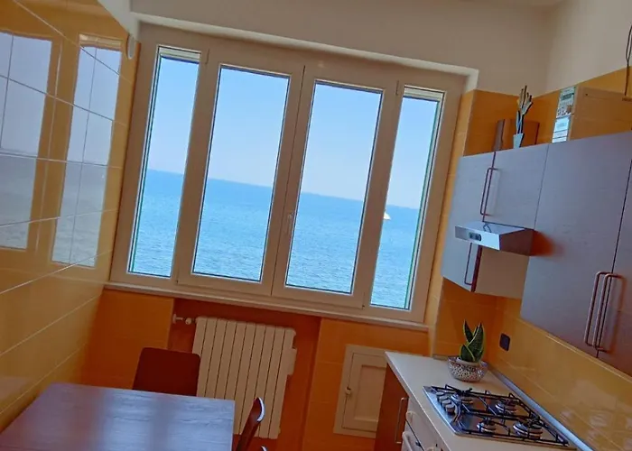 Seafront Holidays & Workstays Apartmán Molfetta